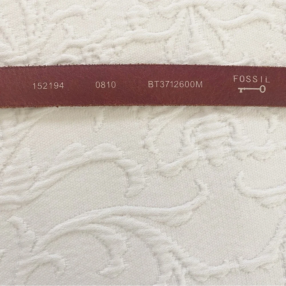FOSSIL Reddish Brown Leather Belt with Rhinestone Buckle Size Medium